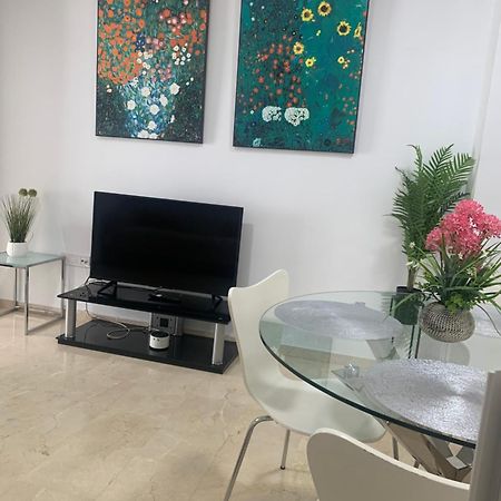 Beach And City Apartment A 50M De La Playa Fuengirola Luaran gambar